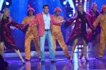 Salman Khan on the sets of Bigg Boss 7 in Mumbai on 9th Nov 2013 (106)_527ef7b5d6466.JPG