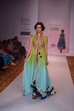 Model walks for Dinesh Malkani at ABIL Pune Fashion Week on 10th Nov 2013 (329)_528079055b74a.JPG