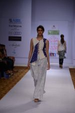 Model walks for Raaj Shroff at ABIL Pune Fashion Week on 10th Nov 2013 (2)_528097c151f32.JPG