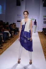 Model walks for Raaj Shroff at ABIL Pune Fashion Week on 10th Nov 2013 (7)_528097c34be7a.JPG