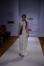 Model walks for Raaj Shroff at ABIL Pune Fashion Week on 10th Nov 2013 (9)_528097c4041a5.JPG