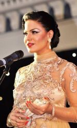 Veena Malik received Pakistan Achievement Award in UK on 10th Nov 2013 (2)_5280c32c4a963.jpg