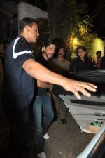 Shahrukh Khan snapped outside Olive on 13th Nov 2013 (2)_52830d20aaf7b.JPG