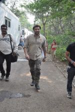 Sunny Deol at the Promotion of film Singh Saab the Great on the sets of CID in Filmcity, Mumbai on 12th Nov 2013 (64)_52831280bda92.JPG