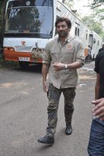 Sunny Deol at the Promotion of film Singh Saab the Great on the sets of CID in Filmcity, Mumbai on 12th Nov 2013 (70)_52831283b559f.JPG
