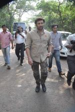 Sunny Deol at the Promotion of film Singh Saab the Great on the sets of CID in Filmcity, Mumbai on 12th Nov 2013 (73)_52831285257d0.JPG