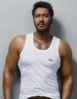 Ajay Devgan shooting for Sirtex Eazy (1)_52851e0854b38.jpg