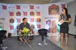 Arati Singh and John Abraham at NDTV Good Times launches _John Abraham A Simple Life_ on Television on 13th November 2013 (1)_52844ea490ea6.JPG
