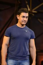 Aamir Khan unveil Dhoom Machale Song in Yashraj, Mumbai on 14th Nov 2013 (161)_528593764ee4f.JPG