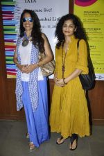 Gauri Shinde, Shobhaa De at the launch of _Never a Dull De_ at day 2 Tata Literature Live The Mumbai LitFest in Mumbai on 15th Nov 2013 (2)_528708f9a09d3.JPG
