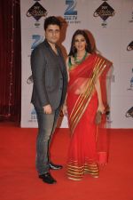 Sonali Bendre, Goldie Behl at Zee Rishtey Awards in Andheri Sports Complex, Mumbai on 16th Nov 2013 (107)_5289015e65e9f.JPG