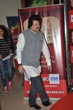 Pankaj Udhas at Big FM Show launch in Mumbai on 21st Nov 2013 (36)_528f06e68b0b3.JPG