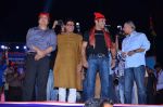 Salman Khan, Raj Thackeray at Koli festival in Mahim, Mumbai on 22nd Nov 2013 (65)_529083fbd5af1.JPG