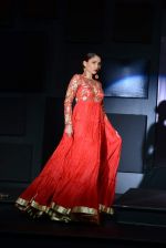 Model walk for Suneet Varma Show at BLENDERS PRIDE FASHION TOUR 2013 Day 1 in Mumbai on 23rd Nov 2013 (94)_5291f9c4305d2.JPG