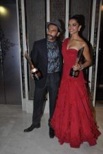 Ranveer Singh, Deepika Padukone at Hello hall of  fame awards 2013 in Palladium Hotel, Mumbai on 24th Nov 2013(278)_52933af30cba6.JPG
