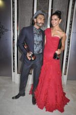Ranveer Singh, Deepika Padukone at Hello hall of  fame awards 2013 in Palladium Hotel, Mumbai on 24th Nov 2013(286)_52933aa32bac3.JPG