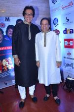 Talat Aziz and Anup Jalota at Music Mania evening in Mumbai on 26th Nov 2013 (67)_52958e1974d45.JPG