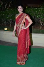 Jacqueline Fernandez at Vishesh Bhatt_s Wedding Reception in Taj Land_s End, Bandra, Mumbai on 28th Nov 2013 (214)_5298392c601d1.JPG
