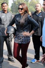 Sonakshi Sinha During the Road Safty Campaign on 29th Nov 2013 (6)_529885831e616.JPG