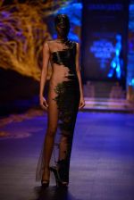 Model walk the ramp for Gaurav Gupta showcase on day 2 of bridal week in Mumbai on 30th Nov 2013 (13)_529afd79135db.JPG