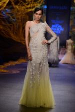 Model walk the ramp for Gaurav Gupta showcase on day 2 of bridal week in Mumbai on 30th Nov 2013 (144)_529afd34d5777.JPG