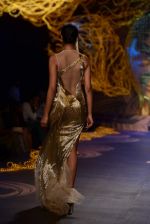 Model walk the ramp for Gaurav Gupta showcase on day 2 of bridal week in Mumbai on 30th Nov 2013 (164)_529afd2ab4837.JPG