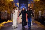 Model walk the ramp for Gaurav Gupta showcase on day 2 of bridal week in Mumbai on 30th Nov 2013 (216)_529afd0fd6b95.JPG