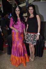 Mona Singh walk the ramp at the launch of Tangerine Home Couture in Mumbai on 30th Nov 2013 (37)_529afda11e0b4.JPG