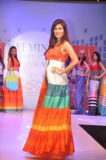 Vanya Mishra walks for Tangerine Home couture in Mumbai on 30th Nov 2013 (27)_529b22165cd16.JPG
