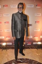 Amitabh Bachchan at CNN-IBN awards ceremony in Mumbai on 2nd Dec 2013 (2)_529d706ddc0b6.JPG