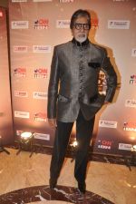 Amitabh Bachchan at CNN-IBN awards ceremony in Mumbai on 2nd Dec 2013 (3)_529d706d157bd.JPG