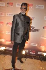 Amitabh Bachchan at CNN-IBN awards ceremony in Mumbai on 2nd Dec 2013 (4)_529d706c8ce94.JPG