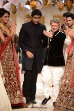 Abhishek Bachchan walk the ramp for Rohit Bal Show at Bridal Fashion Week 2013 Day 6 on 4th Dec 2013(341)_52a0384ce289a.JPG