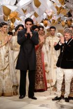 Abhishek Bachchan walk the ramp for Rohit Bal Show at Bridal Fashion Week 2013 Day 6 on 4th Dec 2013(344)_52a0384deeaab.JPG