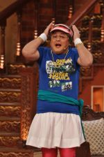 Ali Asgar on the sets of Comedy Nights with Kapil in Mumbai on 4th Dec 2013 (74)_52a01dad62dc6.JPG