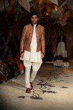 Model walk the ramp for Rohit Bal Show at Bridal Fashion Week 2013 Day 6 on 4th Dec 2013(229)_52a01f6302779.JPG
