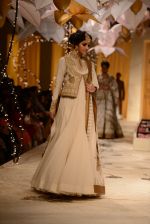 Model walk the ramp for Rohit Bal Show at Bridal Fashion Week 2013 Day 6 on 4th Dec 2013(288)_52a01f7d1d0d3.JPG