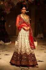 Model walk the ramp for Rohit Bal Show at Bridal Fashion Week 2013 Day 6 on 4th Dec 2013(360)_52a01f91561a4.JPG