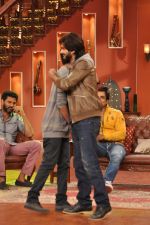 Shahid Kapoor on the sets of Comedy Nights with Kapil in Mumbai on 4th Dec 2013 (18)_52a01ded075f5.JPG
