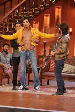 Sonu Sood on the sets of Comedy Nights with Kapil in Mumbai on 4th Dec 2013 (61)_52a01d2111123.JPG