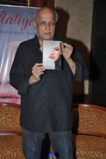 Mahesh Bhatt endorses Aaliya Book in Mumbai on 5th Dec 2013 (11)_52a17619433ed.JPG