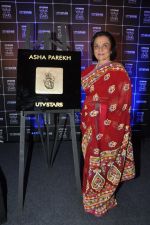 Asha Parekh_s Hand Imprint Unveiling At UTV Walk Of The Stars in Mumbai on 6th Dec 2013 (105)_52a35b99a1de1.JPG