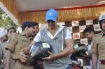 Akshay Kumar at helmet awareness event in BCK, Mumbai on 8th Dec 2013 (26)_52a557cedef9d.JPG