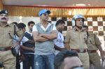 Akshay Kumar at helmet awareness event in BCK, Mumbai on 8th Dec 2013 (6)_52a557c88bb43.JPG