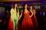 Elli Avram walks for nitya bajaj as a showstopper in her latest collection at amsterdam kitchen and bar in saket, delhi on 6th Dec 2013 (20)_52a584a78efb4.jpg