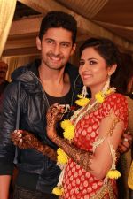 Ravi Dubey at Sargun Mehta_s Mehendi Party on 8th Dec 2013 (1)_52a556b856eef.jpg