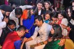 Ravi Dubey at Sargun Mehta_s Mehendi Party on 8th Dec 2013 (2)_52a556abcb8a2.jpg