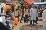 Om Puri, Shilpa Anand on location of the film The Mall in Bhayander, Mumbai on 9th Dec 2013 (1)_52a6aee94fd81.JPG