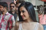 Shilpa Anand on location of the film The Mall in Bhayander, Mumbai on 9th Dec 2013 (4)_52a6aed020229.JPG