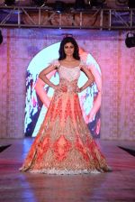 Shilpa Shetty walks for Rohit Verma_s show for Marigold Watches in J W Marriott, Mumbai on 11th Dec 2013 (279)_52a9cfe124b89.JPG